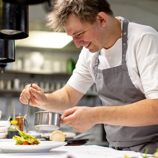 Daniel Leitner in the hotel kitchen. Daniel Leitner in the hotel kitchen.