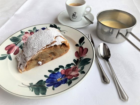 Apple strudel in Murau Gasthof Hotel Lercher