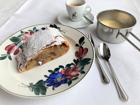 Apple strudel in Murau Gasthof Hotel Lercher