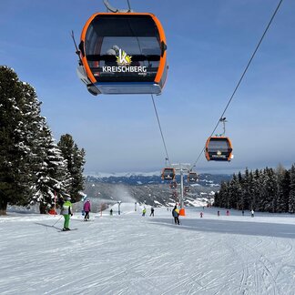 10-seater gondola in the Kreischberg ski area (c) Kreischberg. 10-seater gondola in the Kreischberg ski area (c) Kreischberg.