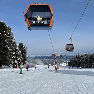 10-seater gondola in the Kreischberg ski area (c) Kreischberg. 10-seater gondola in the Kreischberg ski area (c) Kreischberg.
