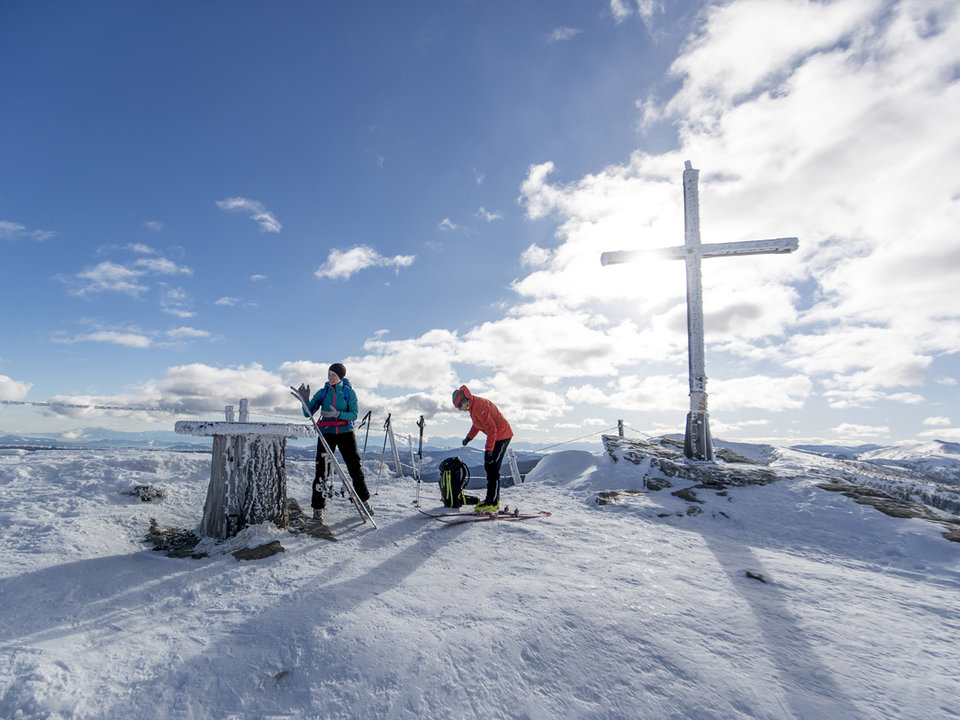 Summit cross in winter (c) Tom Lamm Summit cross in winter (c) Tom Lamm