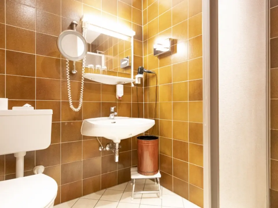 Budget Double Room 3* (c) Tom Lamm